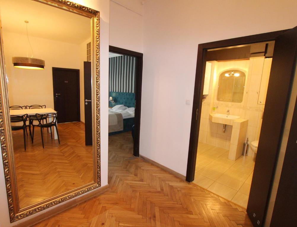 Chmielna 5 Rooms & Apartments วอร์ซอ ห้อง รูปภาพ